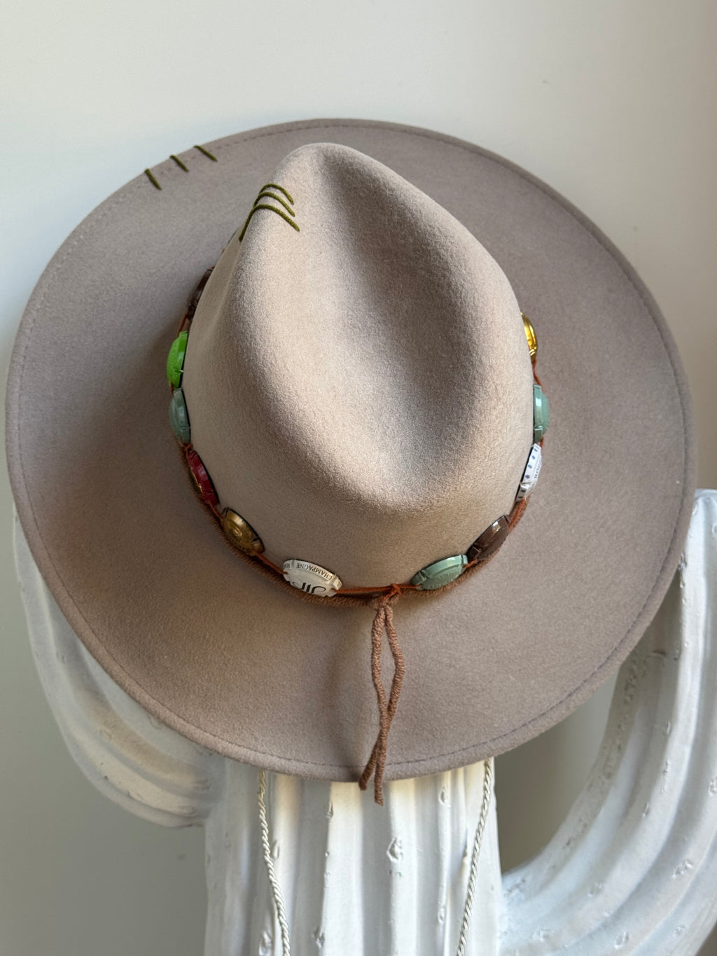 MOUNTAIN LOVER CHIC WINE