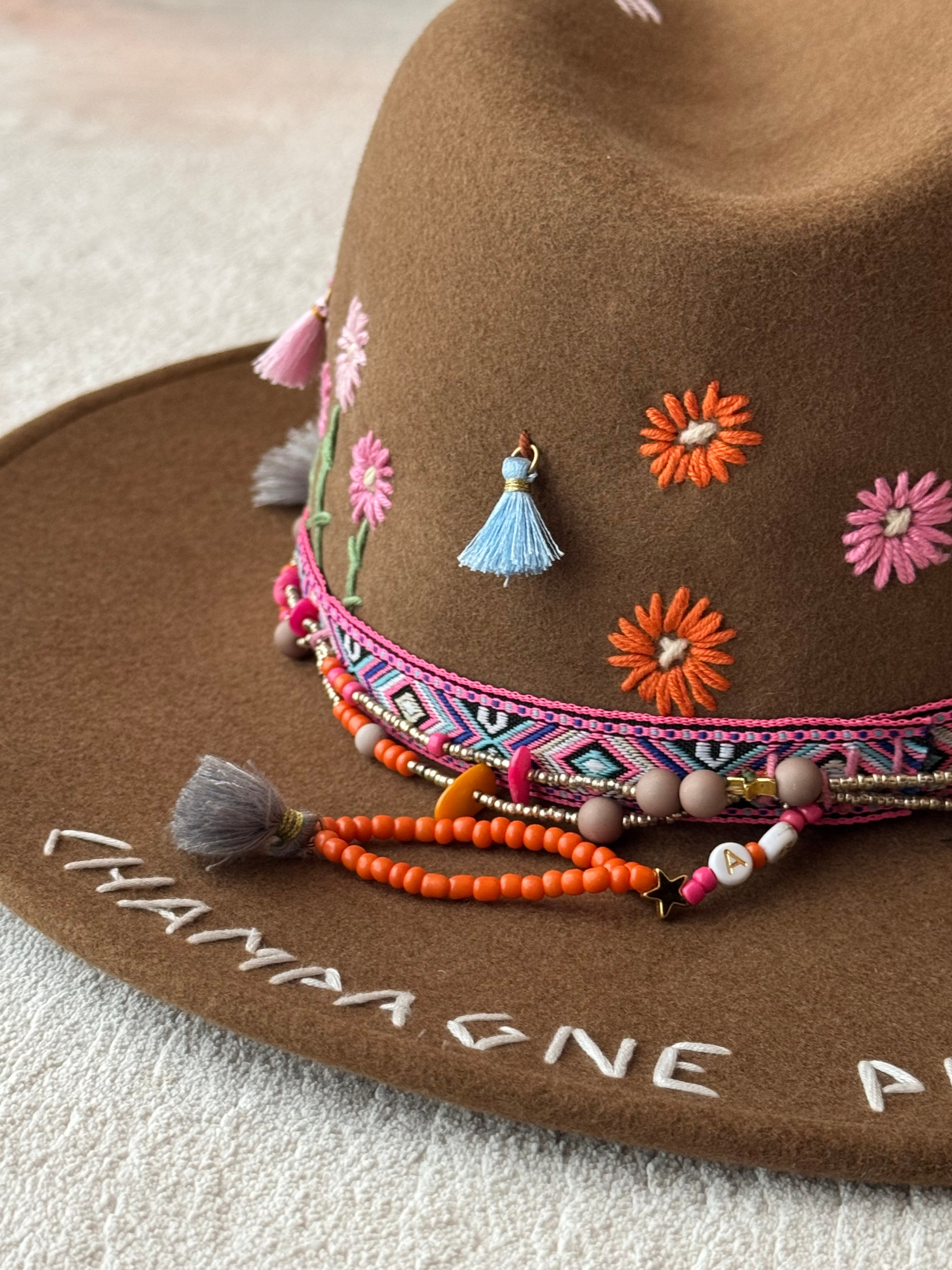 MOUNTAIN LOVER CON PERLINE