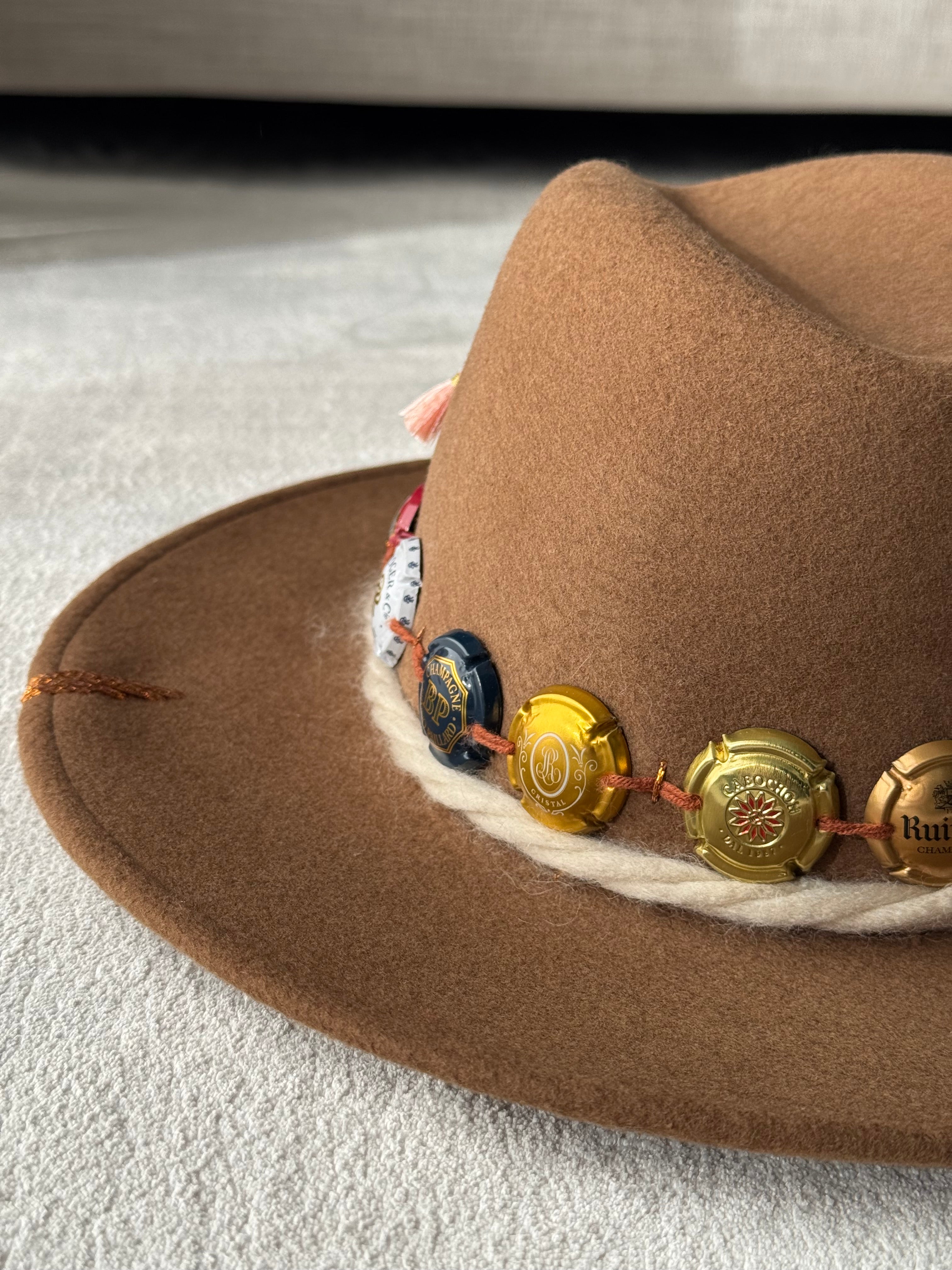 MOUNTAIN LOVER CHIC WINES