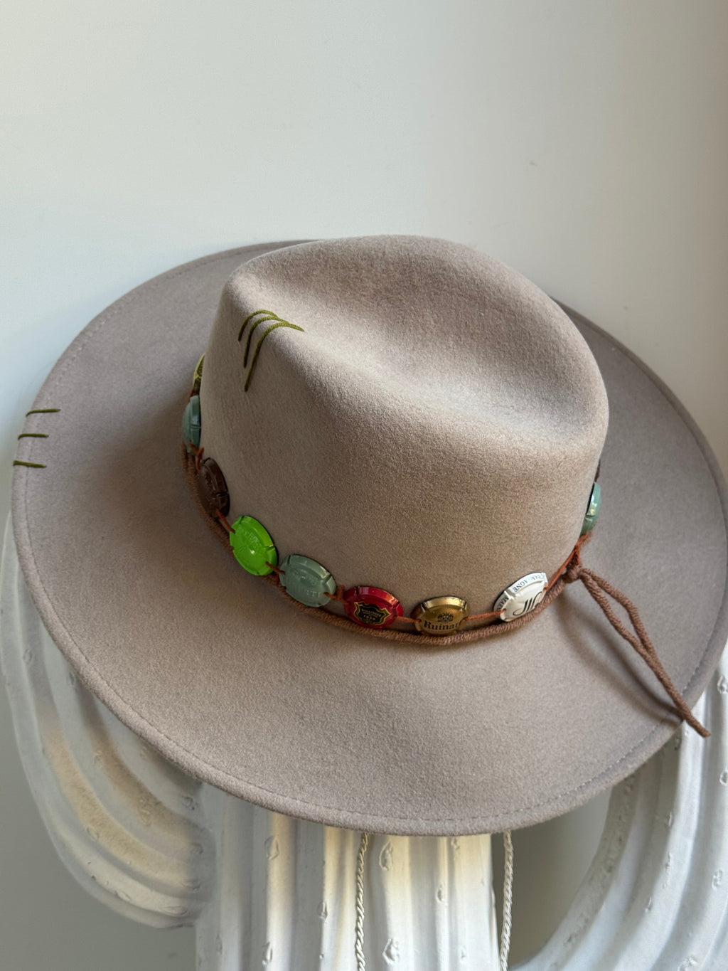 MOUNTAIN LOVER CHIC WINE