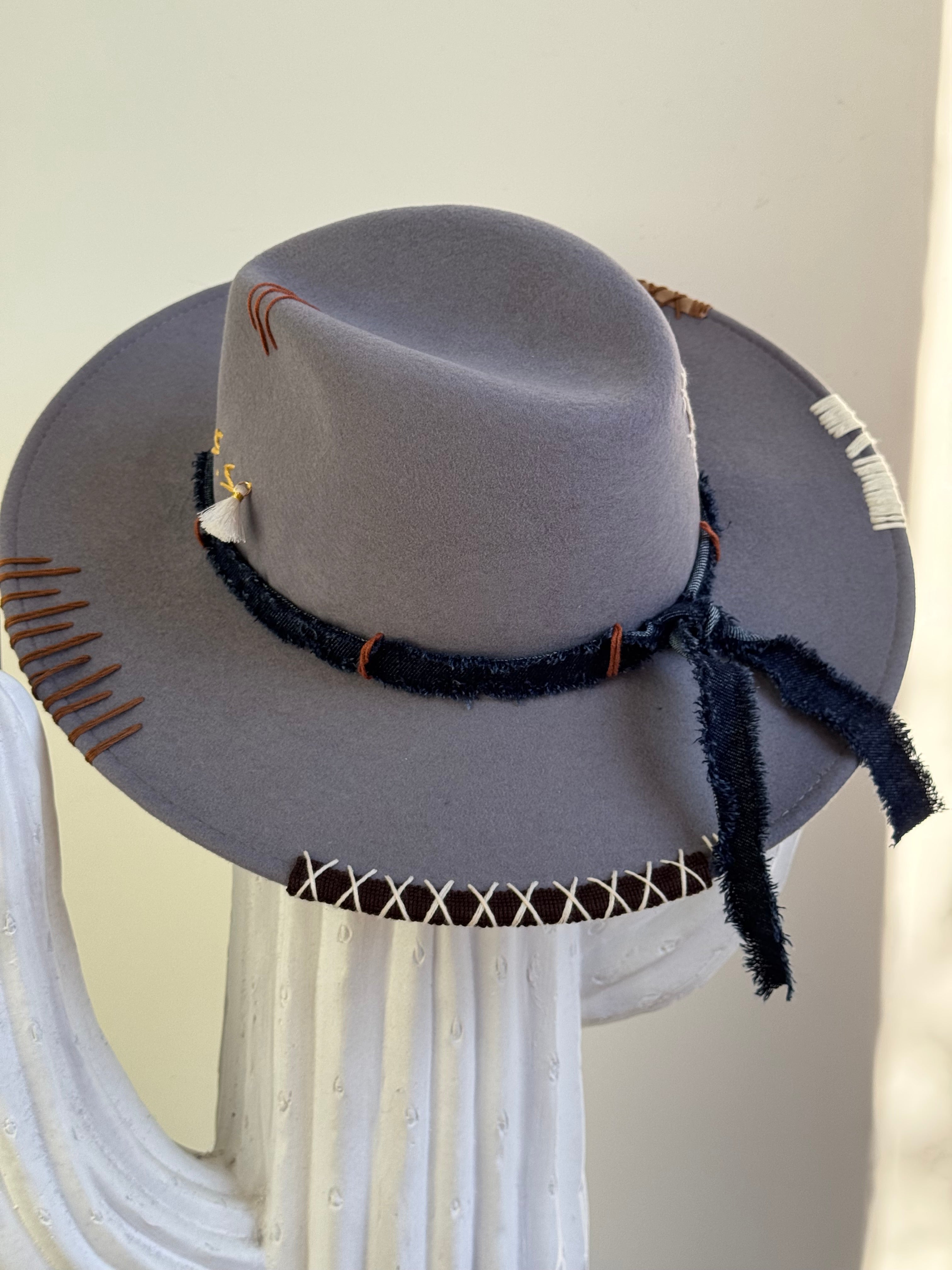 MOUNTAIN LOVER THREAD & CLOTH